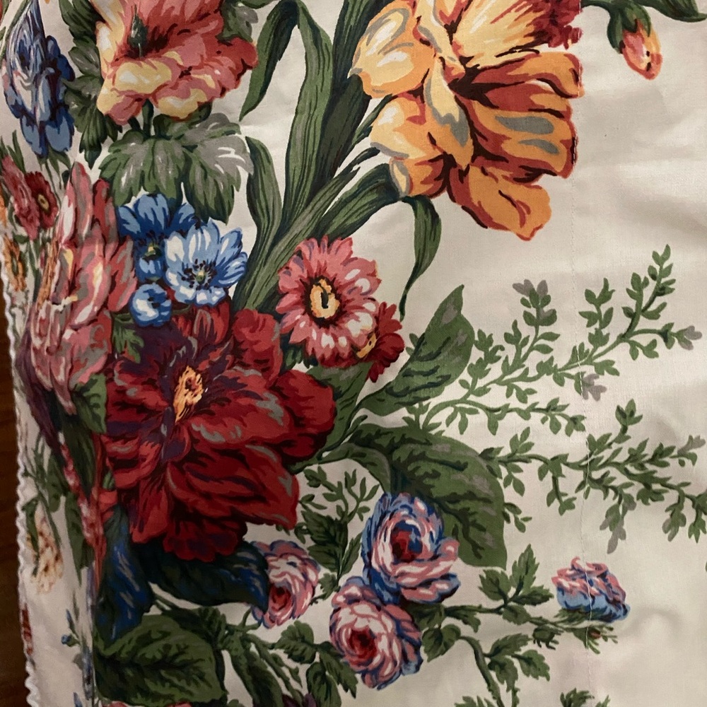Floral valance - Picture 4 of 4